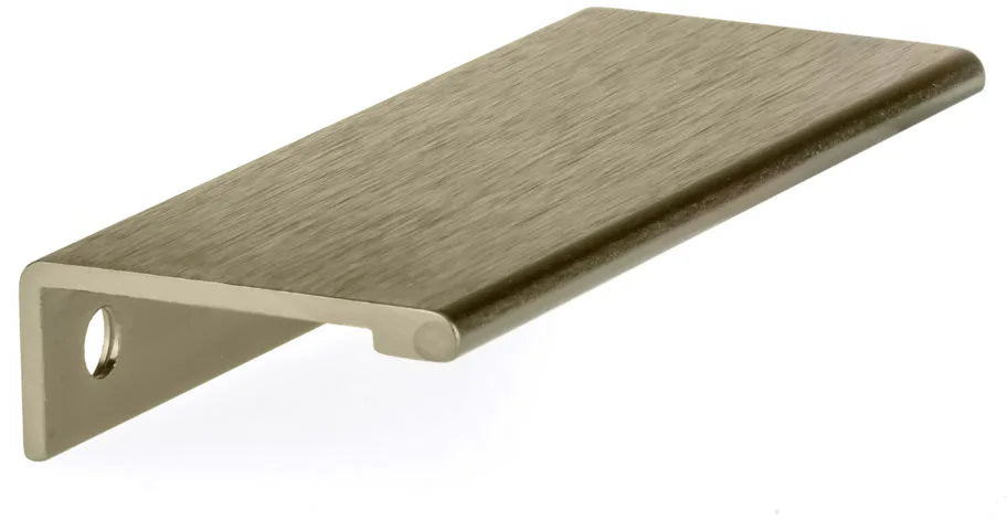 Lincoln Contemporary Aluminum Edge Pull BP989880CHBRZ