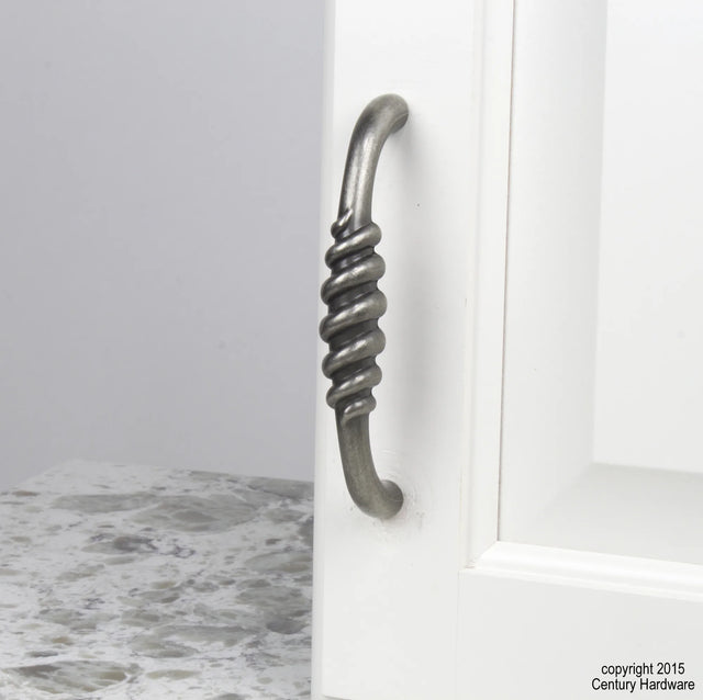Omega 3-3/4'' (96mm) cc Pull