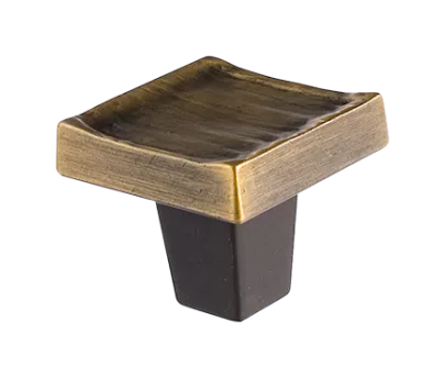 Forged 3 Square Knob 1 1/4'' C-FC304