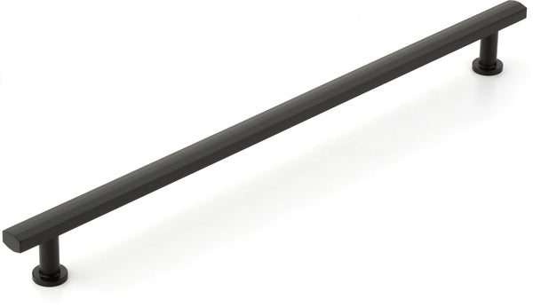 Heathrow Appliance Pull, Matte Black, 18'' cc 558-MB