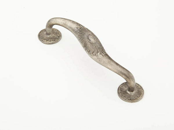 Sunburst Pull, Silver Antique, 5'' cc 975S-SA